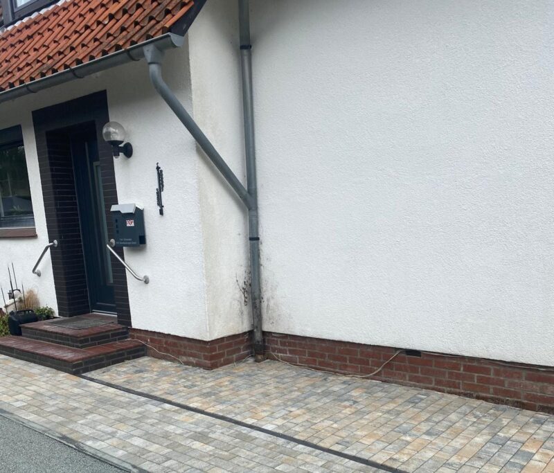 Hauseingang vor Renovierung.